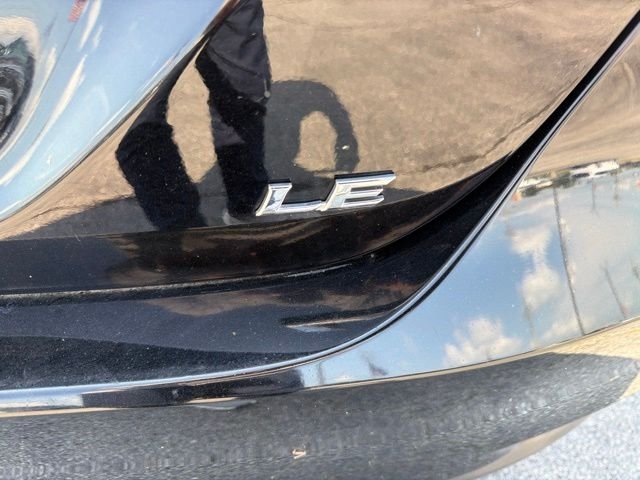 Used 2019  Toyota LE image 4