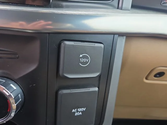 Used 2021 White Ford Lariat image 28