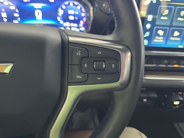 Used 2023 White Chevrolet LT image 17