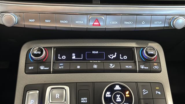 Used 2022 Sierra Burgundy Hyundai SEL image 18