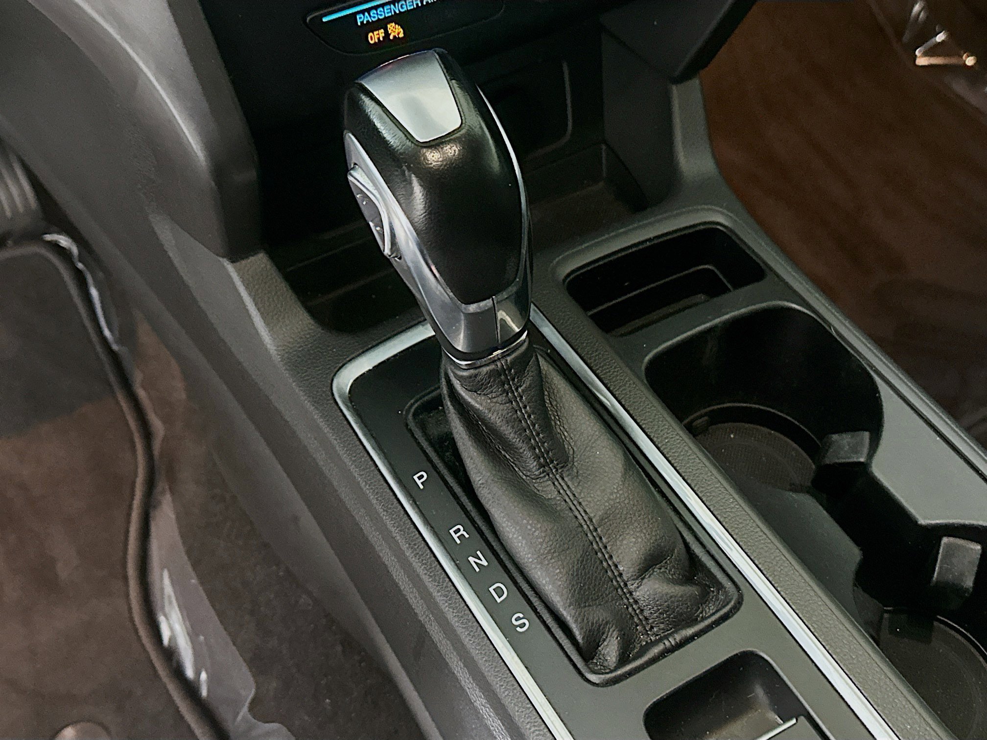 Used 2018 White Gold Metallic Ford SEL image 20
