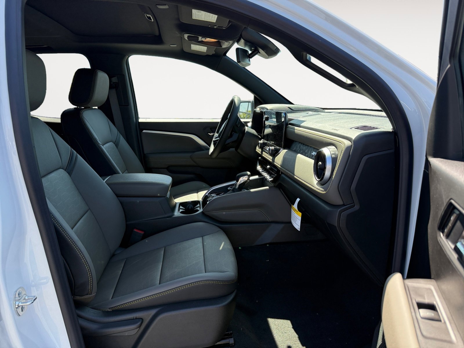 New 2026 Summit White Chevrolet 4WD ZR2 image 19