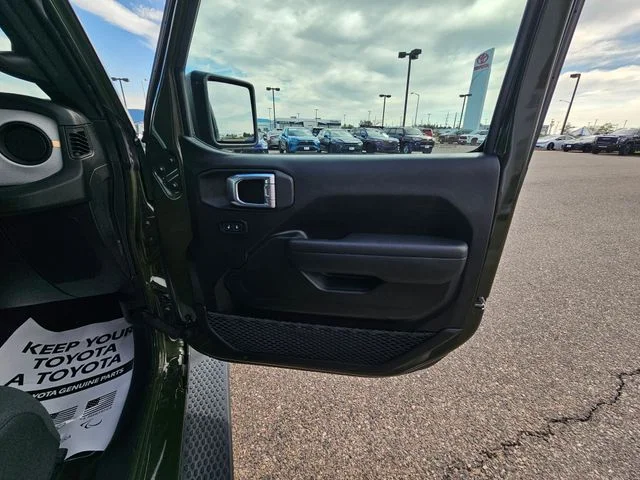 Used 2024 Green Clearcoat Jeep Sport S image 22