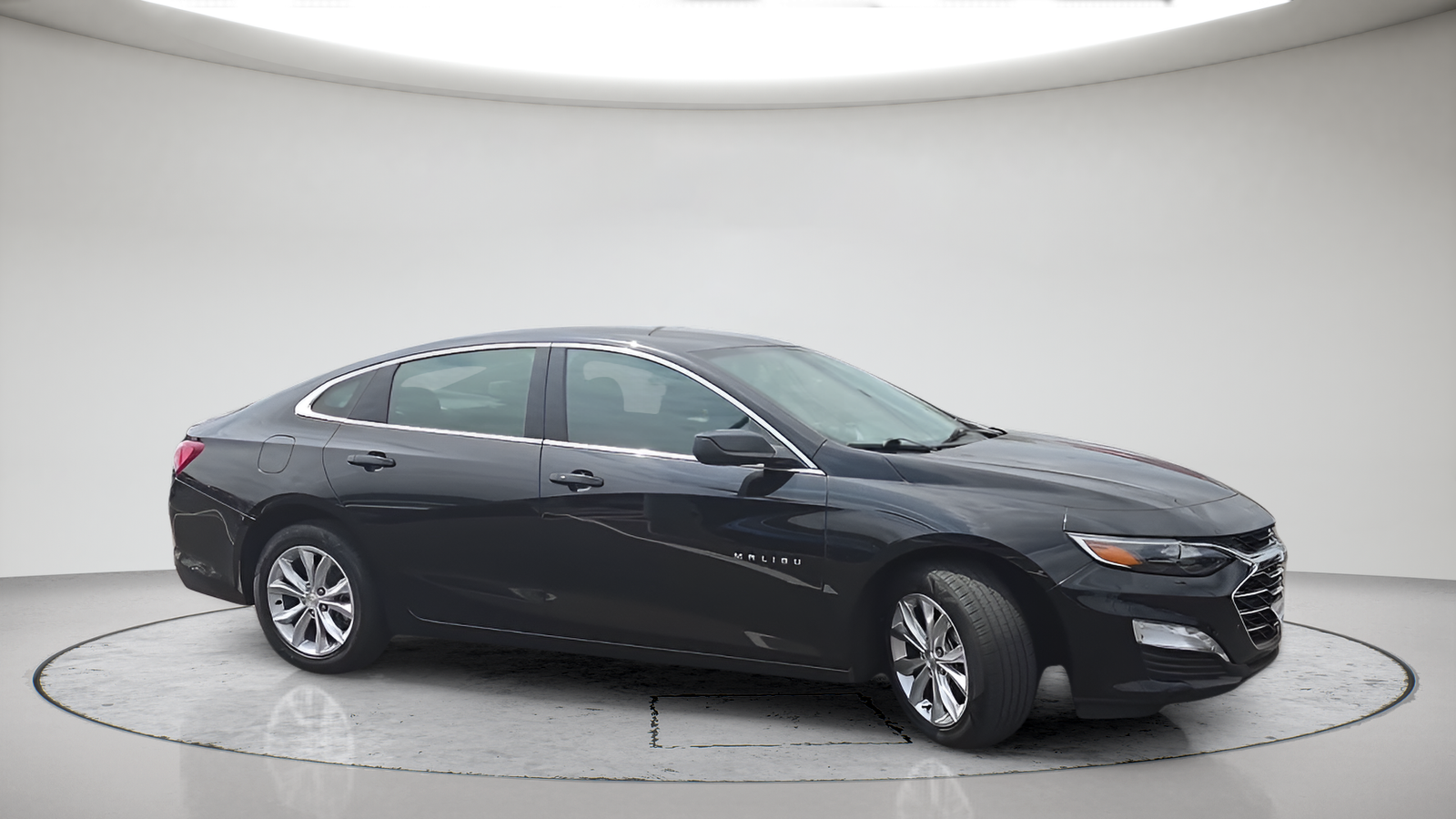 Used 2022 Mosaic Black Metallic Chevrolet LT image 4