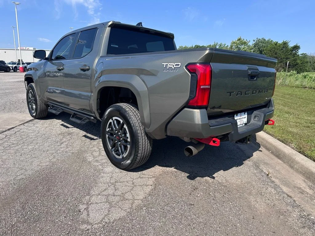 2025 Toyota Tacoma TRD Sport - Photo 7