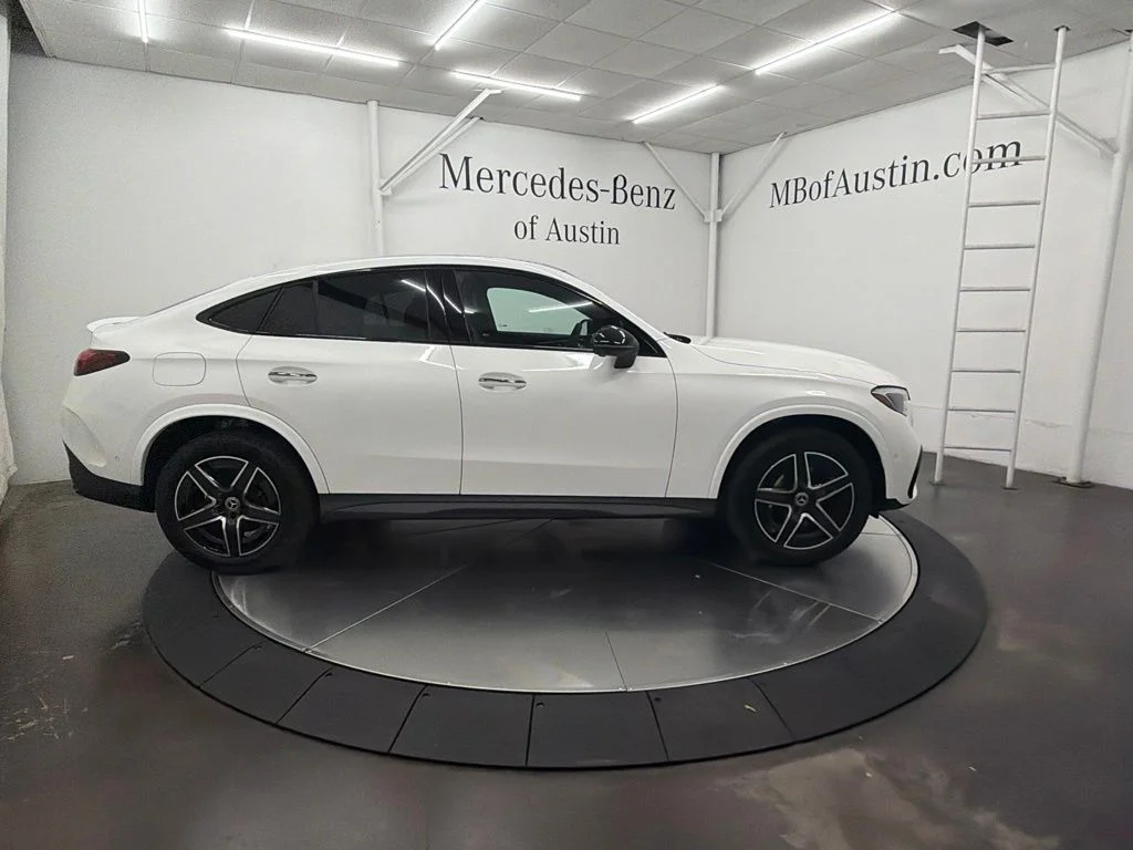 New 2027 White Mercedes-Benz GLC 300 image 8