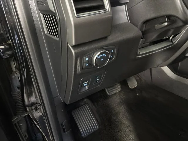 Used 2018 Black Ford XLT image 12