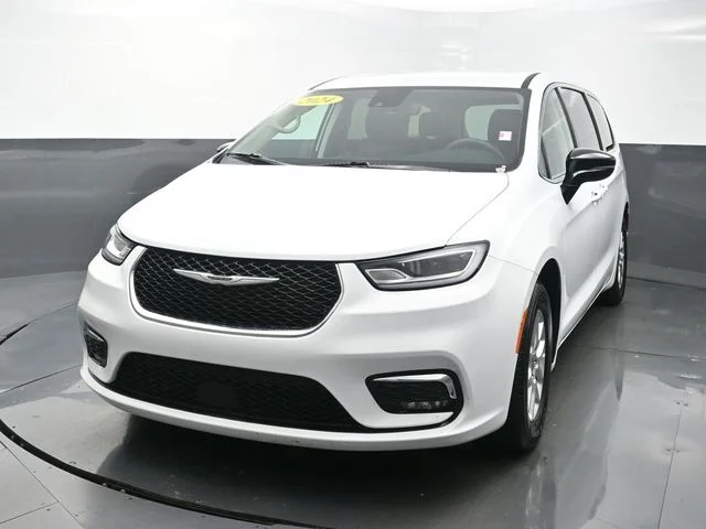 Used 2024 White Chrysler Touring L image 1
