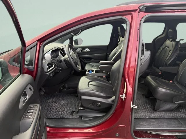 2023 Chrysler Pacifica Touring L - Photo 8