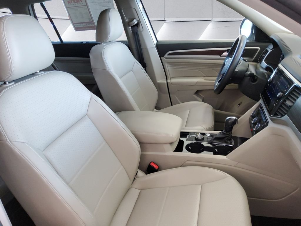 Used 2023 White Volkswagen 3.6L V6 SE w/Technology image 14