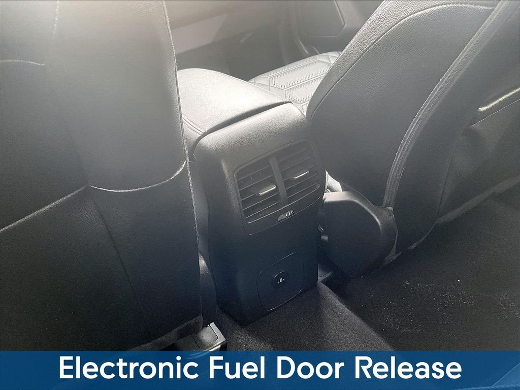 Used 2023 White Ford Platinum image 13