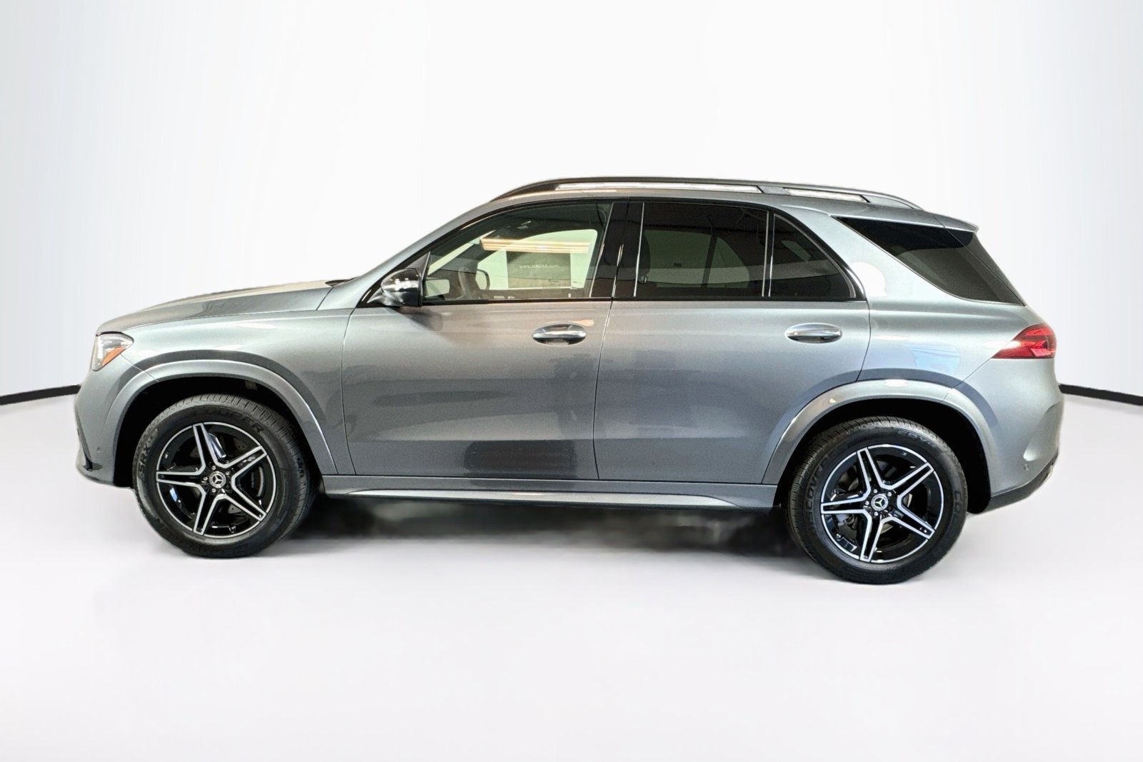 New 2026 Selenite Grey Metallic Mercedes-Benz GLE 580 image 8