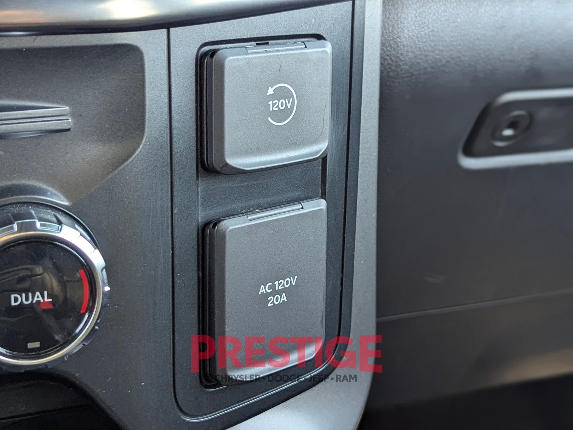 Used 2025 Black Ford Lariat image 26
