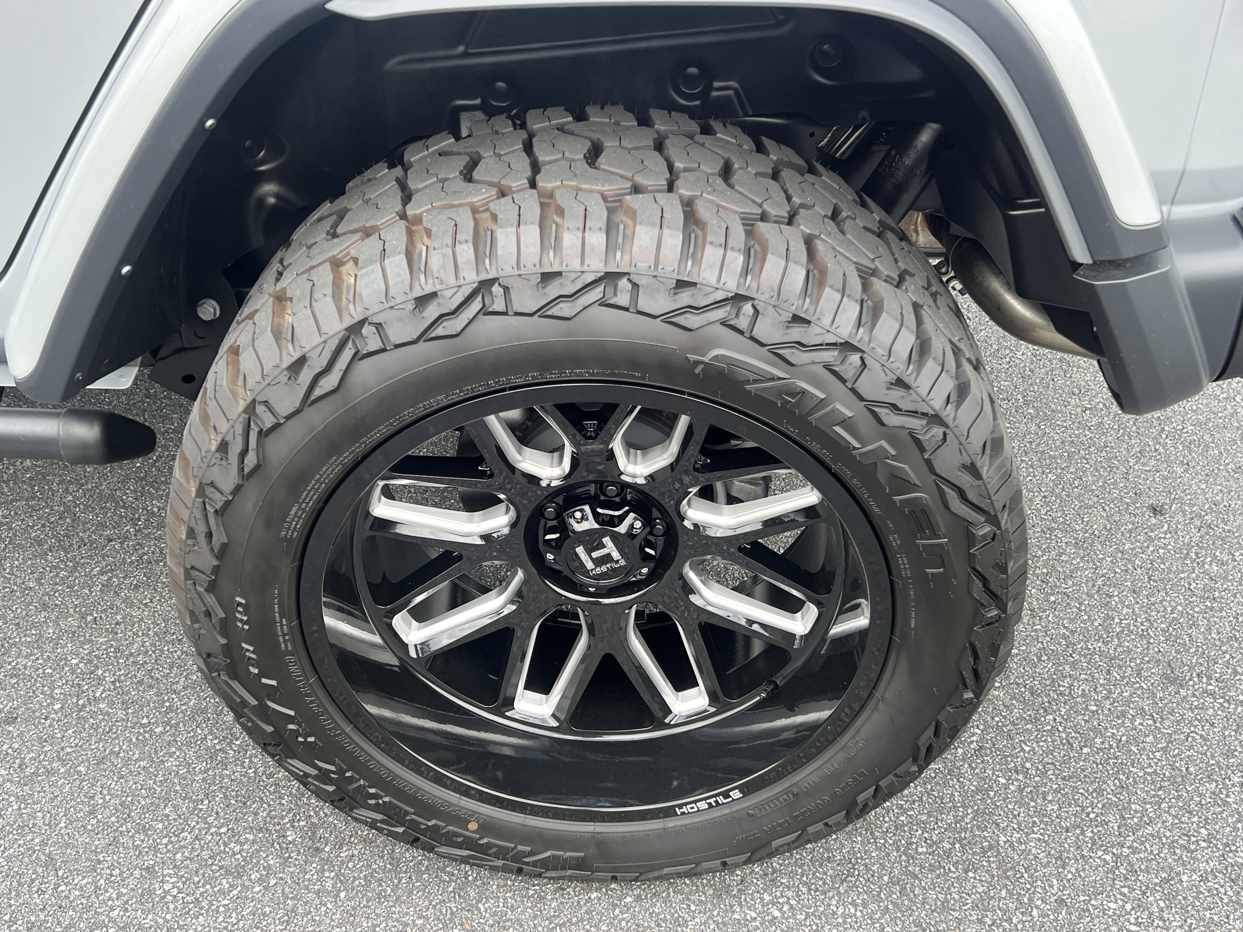 Used 2024 Silver Zynith Clearcoat Jeep Rubicon 392 image 28