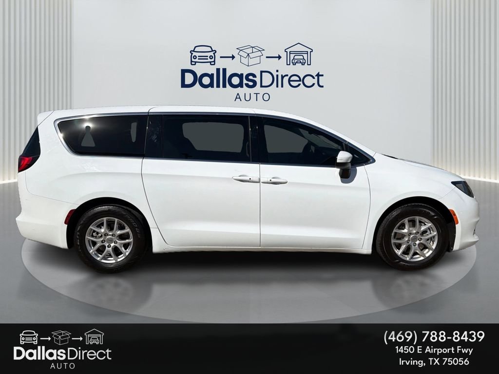 Used 2023 Bright White Clearcoat Chrysler LX image 5