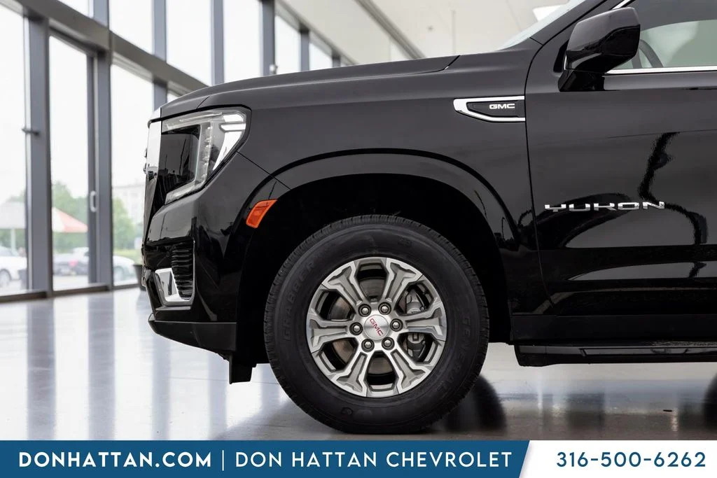 Used 2022 Black GMC SLE image 29