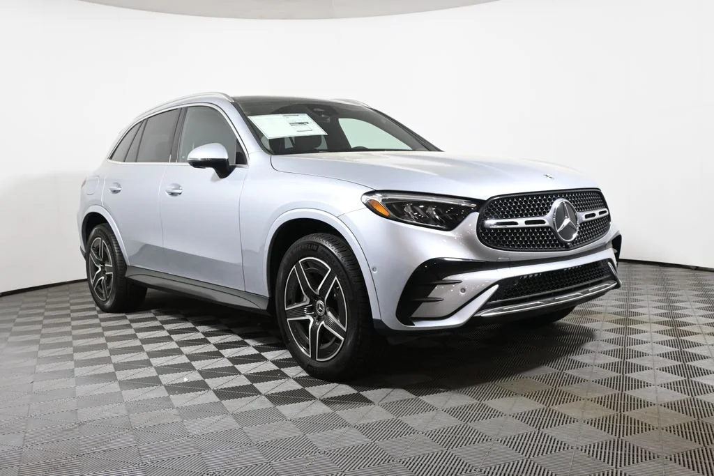 New 2026 Silver Mercedes-Benz GLC 300 image 9