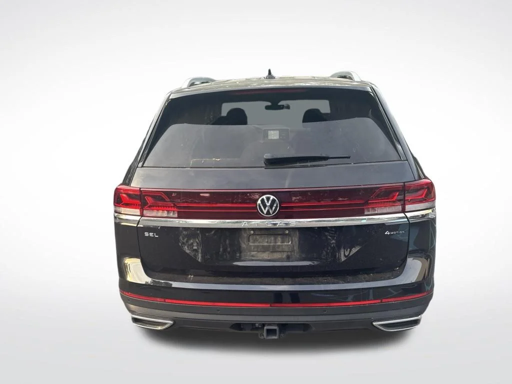 Used 2024 Black Volkswagen 2.0T SEL image 7