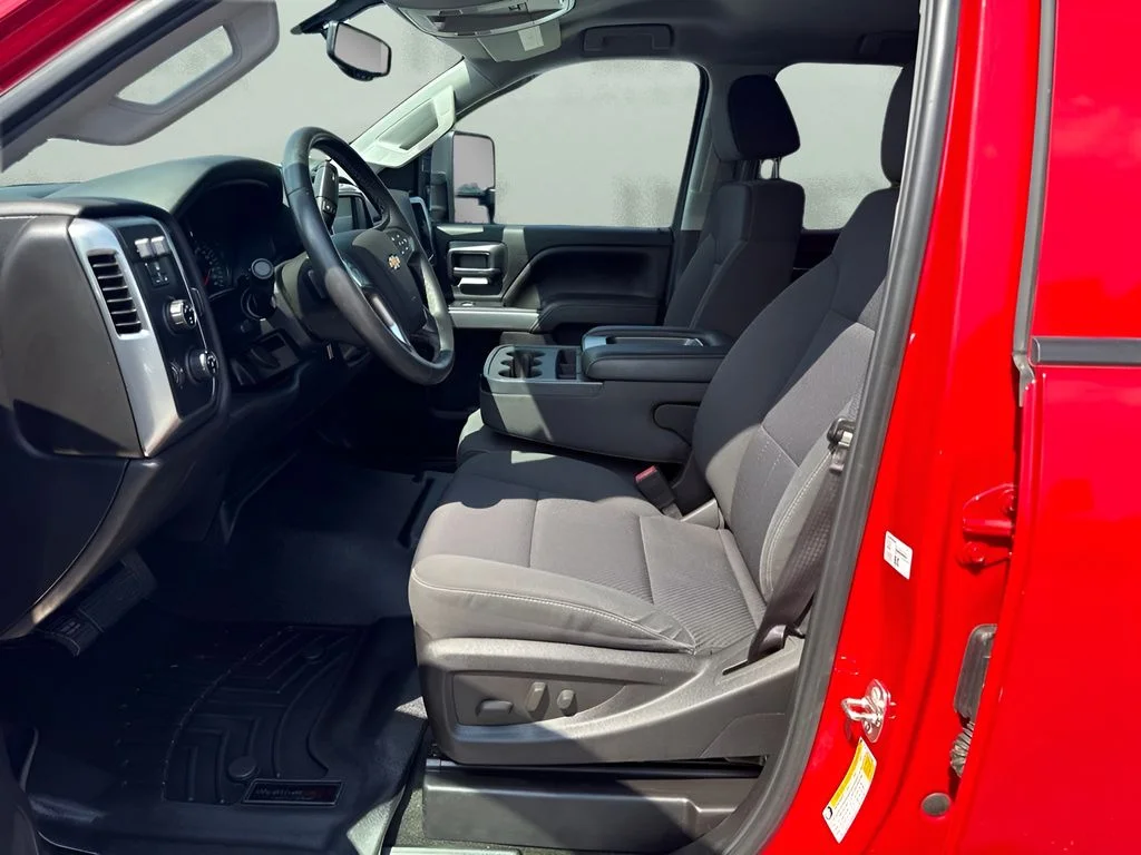 Used 2015 Red Chevrolet LT image 9