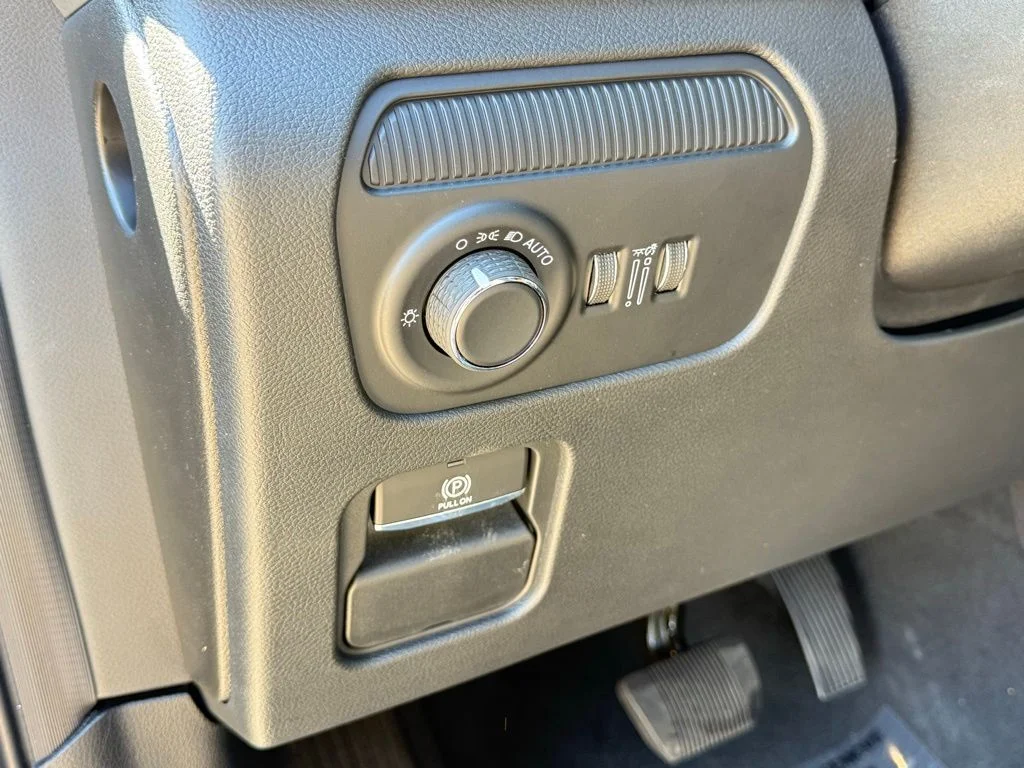 New 2026 High Gloss Black Exterior Paint Jeep Limited Reserve image 19