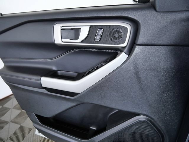 Used 2024 Silver Ford XLT image 29
