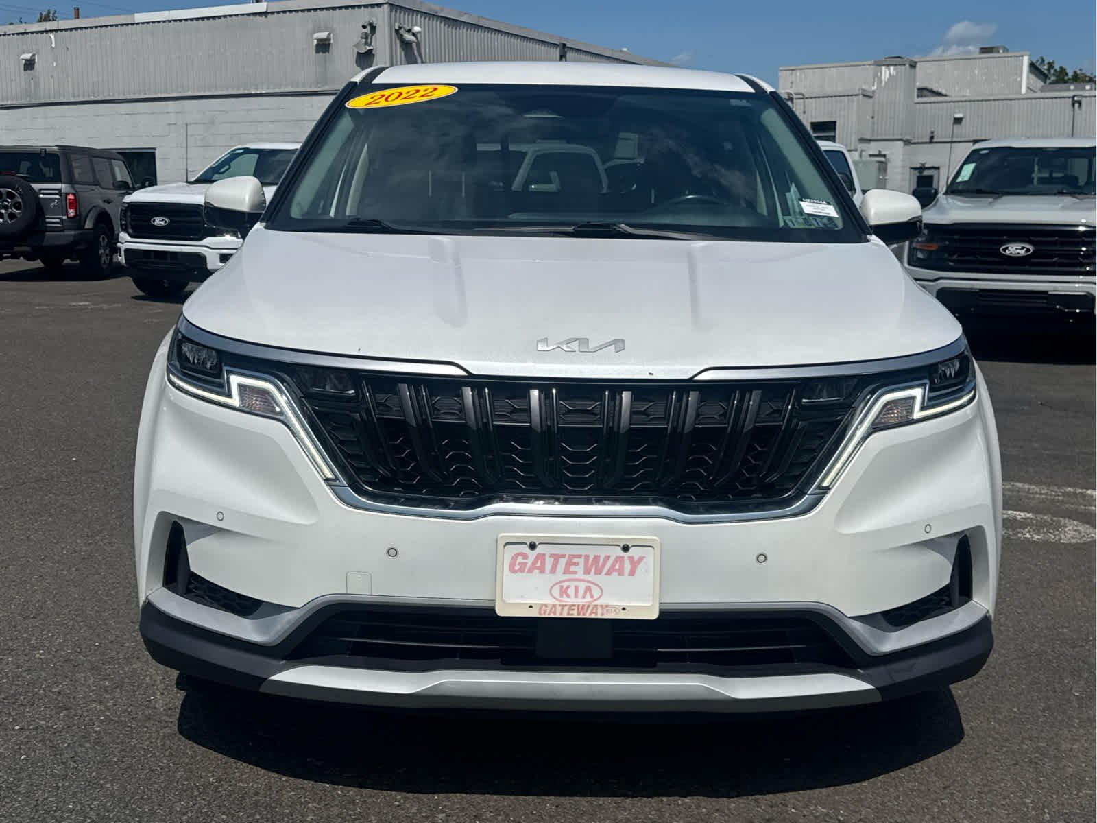 Used 2022 Snow White Pearl Kia EX image 8