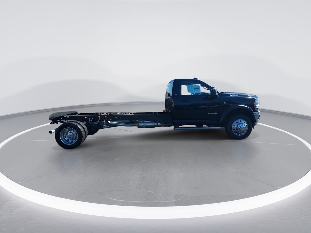 New 2024 Diamond Black Crystal Pearl-Coat Exterior Paint RAM SLT image 9