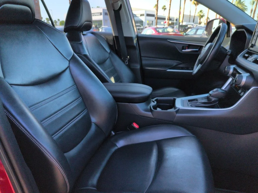 Used 2021 Red Toyota XLE Premium image 17