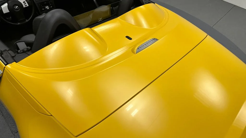 Used 2005 Yellow Nissan Touring image 12