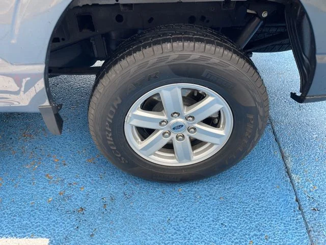 Used 2022 Gray Ford  image 4