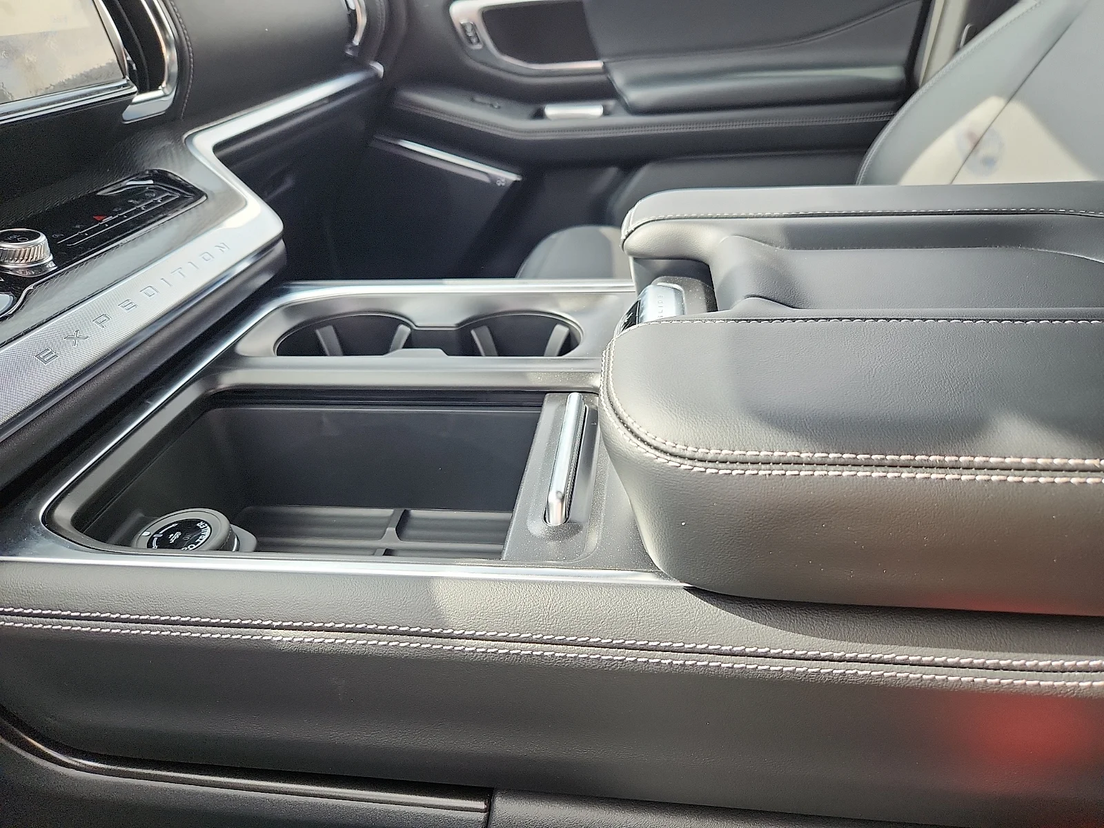 New 2026 Space Silver Metallic Ford MAX Platinum® image 25