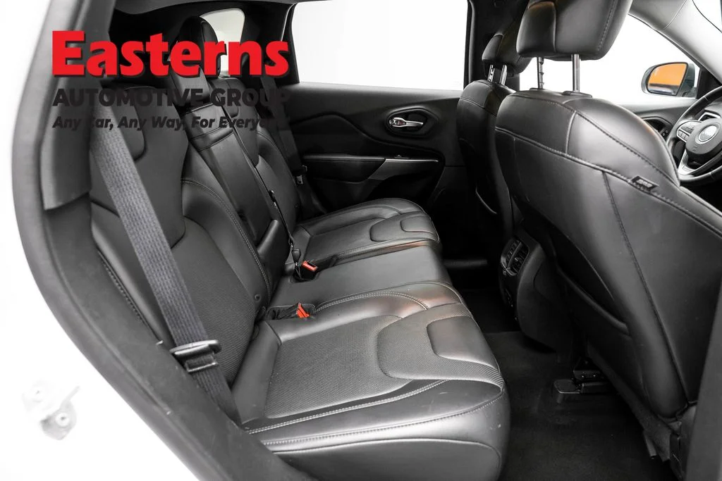 Used 2019 White Jeep Limited image 25