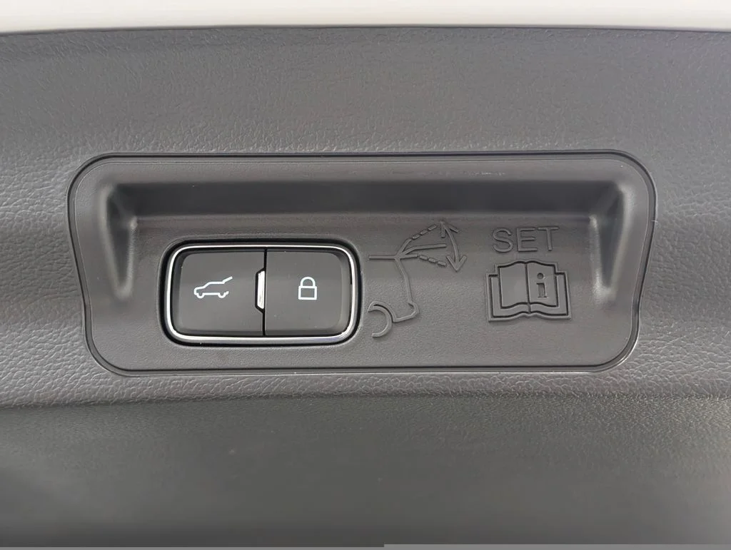 New 2027 Avalanche Gray Ford Active image 22