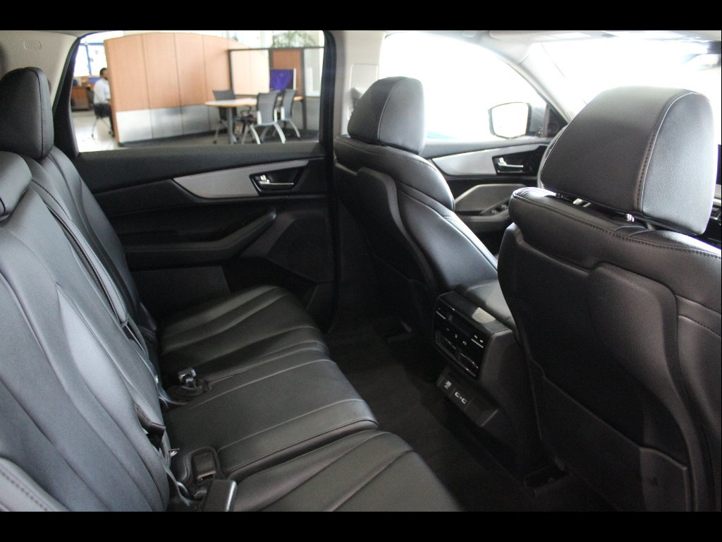 Used 2023 Liquid Carbon Metallic Acura SH-AWD image 21