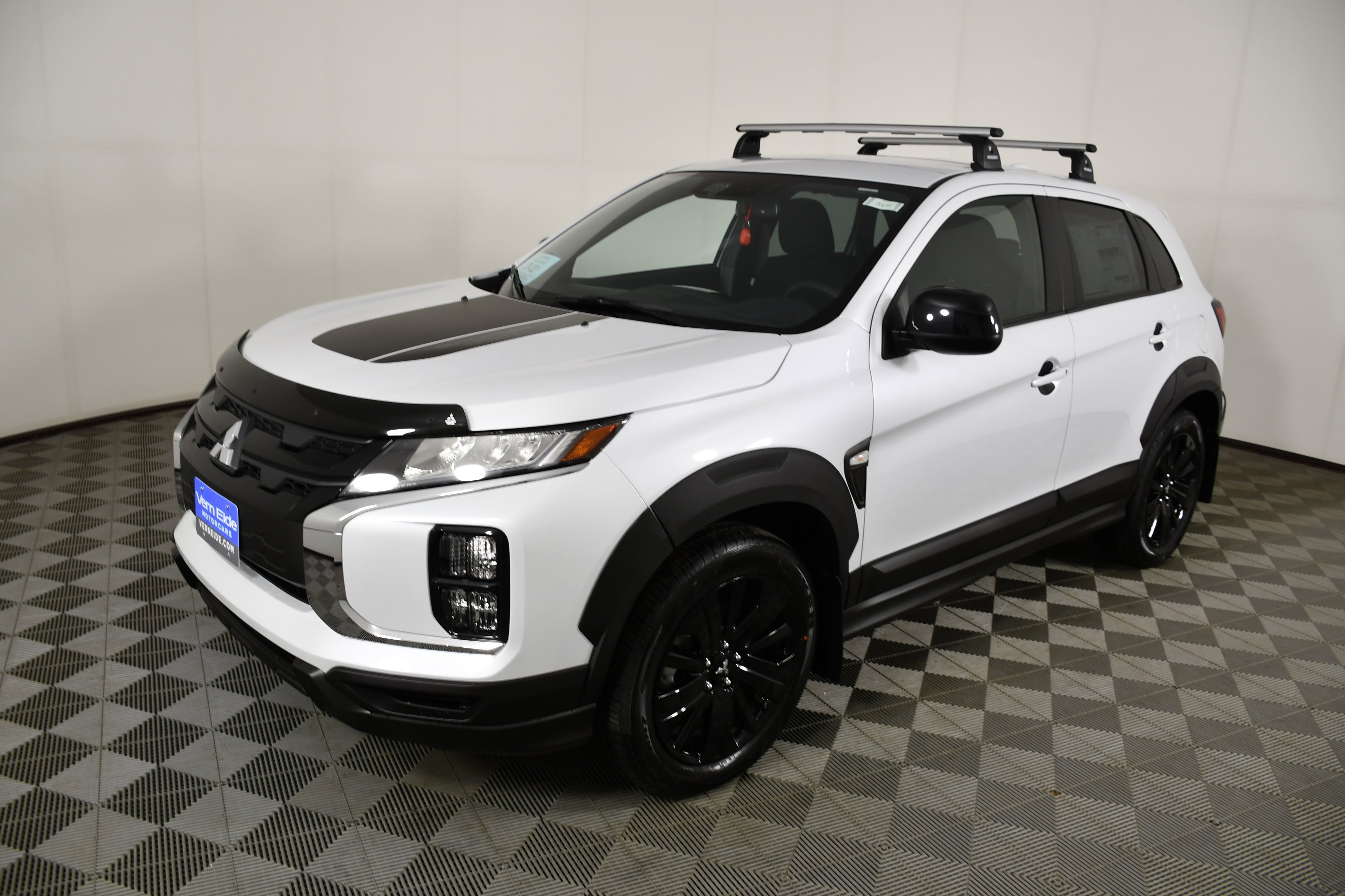 New 2026 White Diamond Mitsubishi Trail Edition image 10