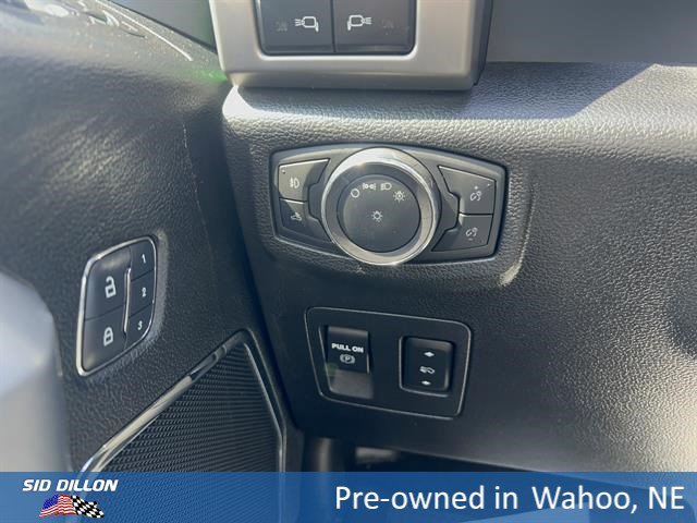 Used 2018 White Platinum Metallic Tri-Coat Ford Platinum image 13