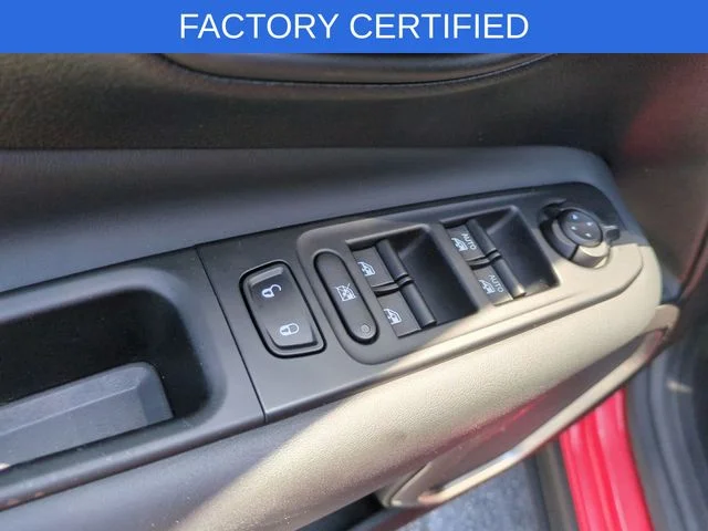Used 2023 Red Jeep Latitude image 13
