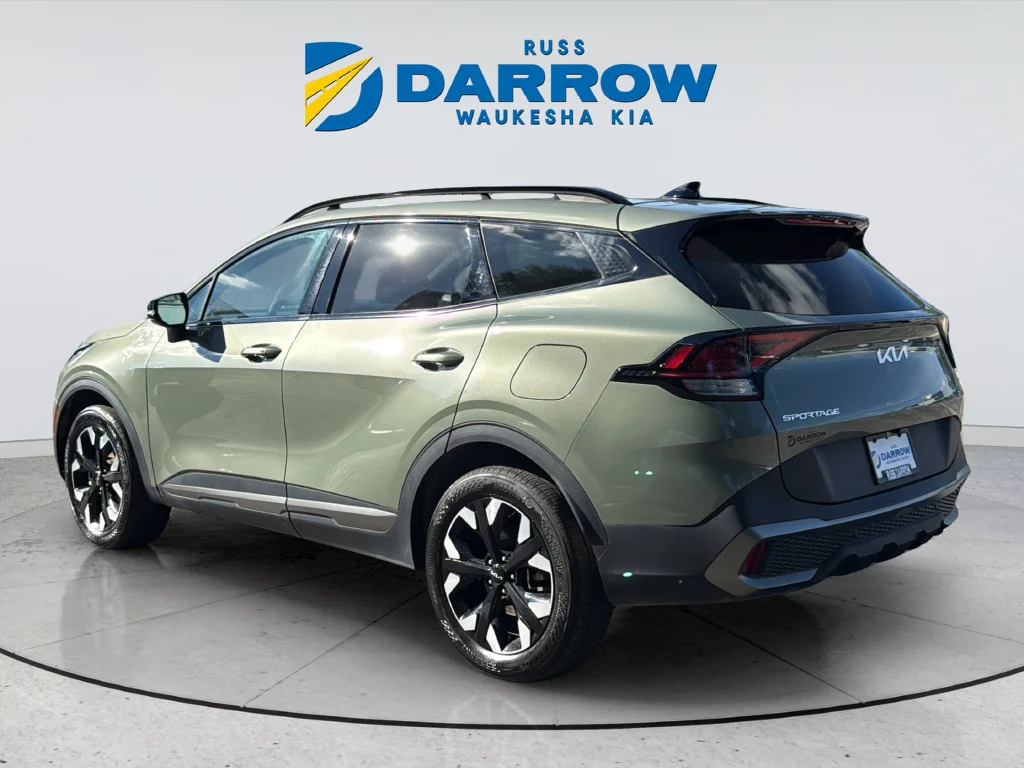 Used 2024 Green Kia X-Line image 3