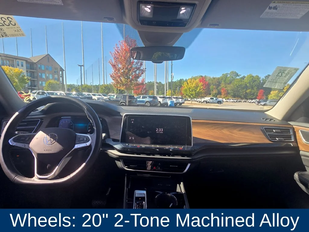 Used 2024  Volkswagen 2.0T SE w/Technology image 15