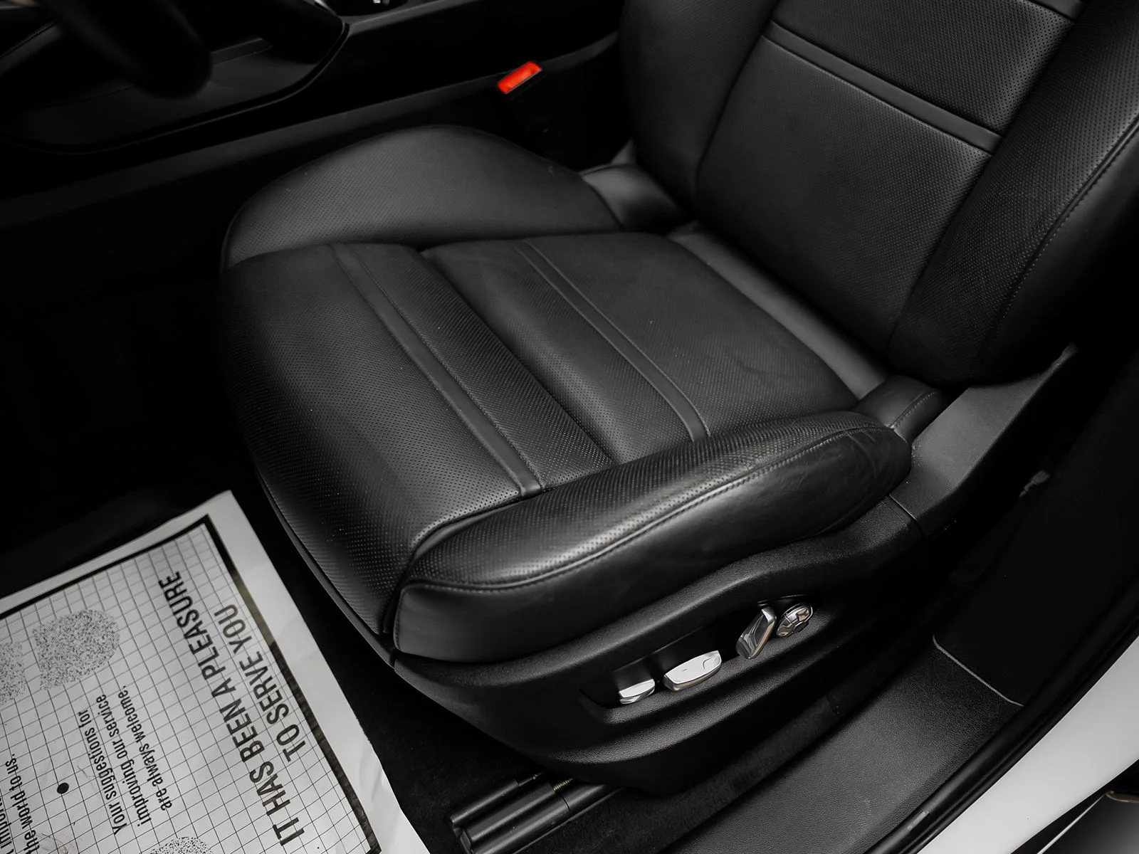 Used 2019 White Porsche Base image 32