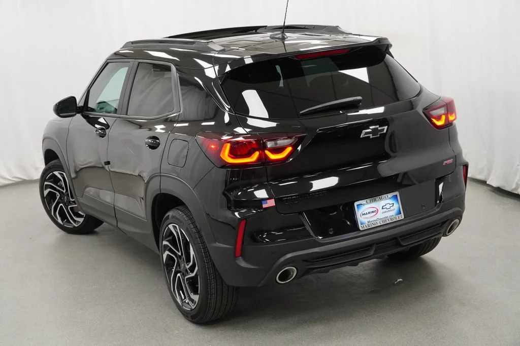 New 2026 Mosaic Black Metallic Chevrolet RS image 37