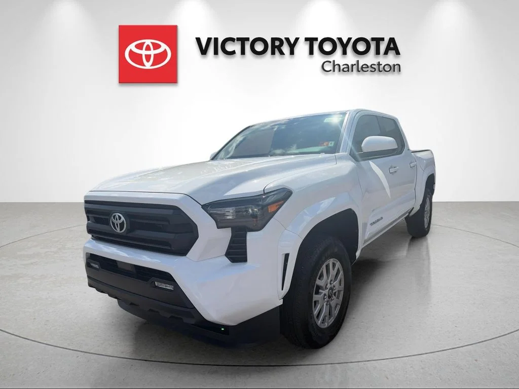 Used 2025 White Toyota SR5 image 1