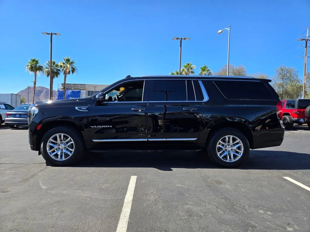 Used 2023 Onyx Black GMC SLT image 3