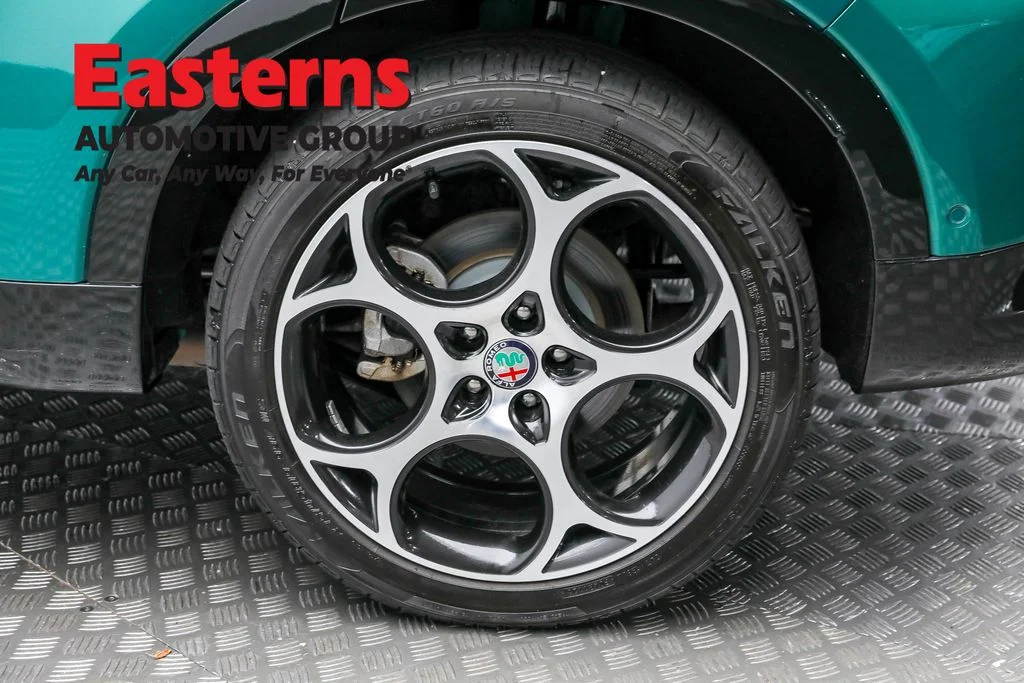 Used 2024 Green Alfa Romeo Ti image 8