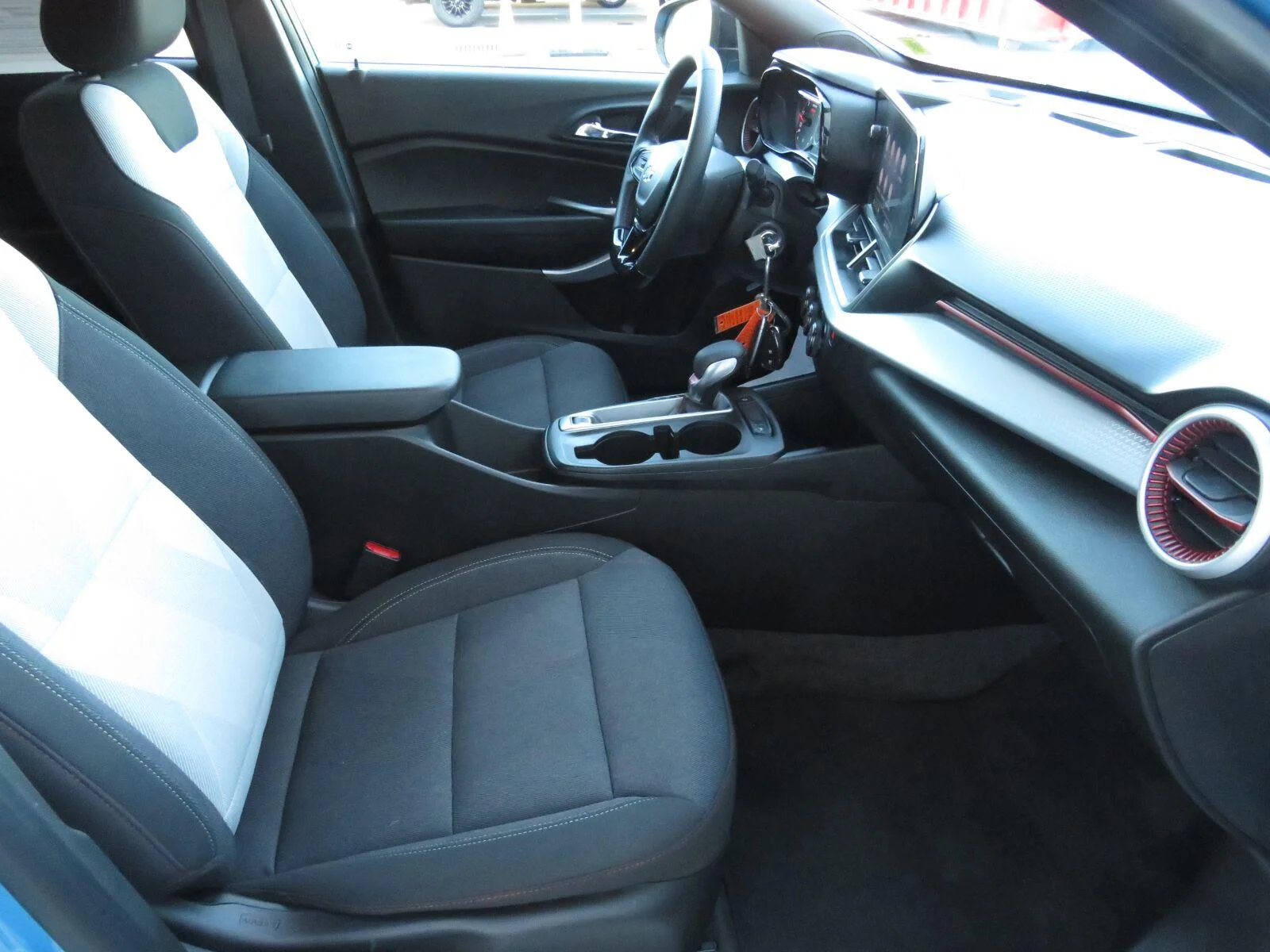 Used 2025 Marina Blue Metallic Chevrolet 1RS image 26