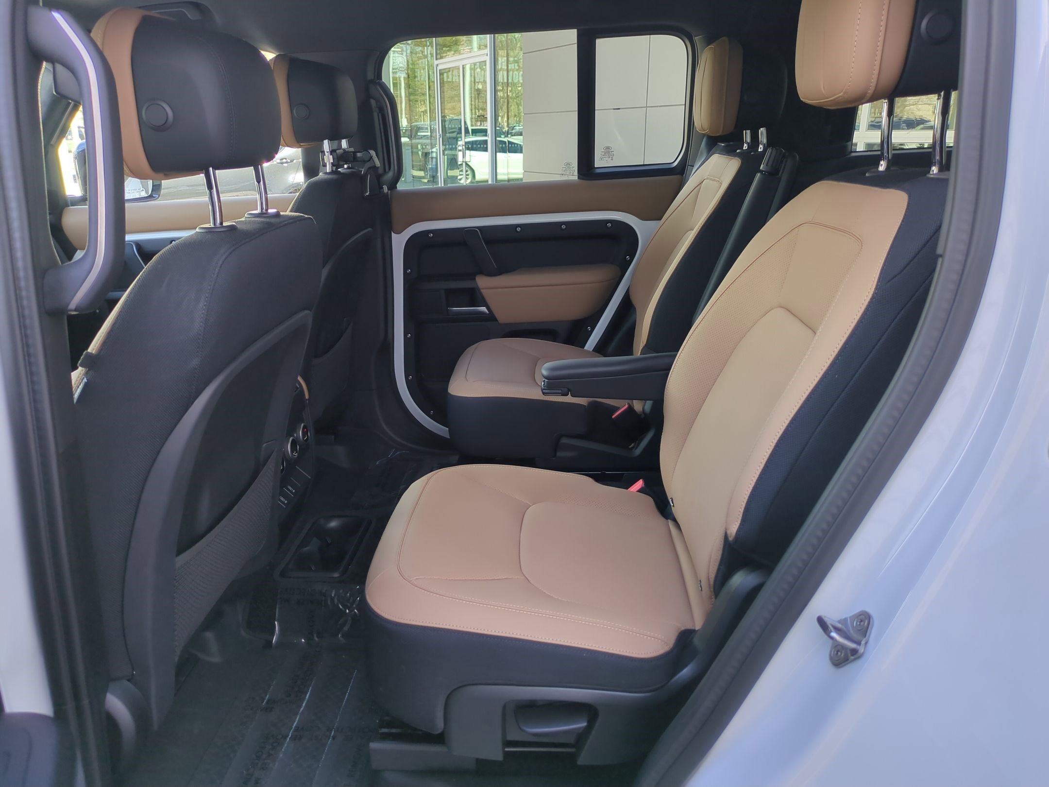 2026 Land Rover Defender V8 - Photo 25