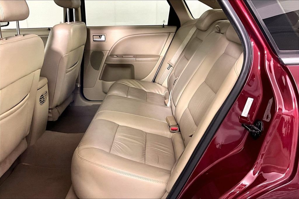 Used 2007 Red Ford Limited image 3
