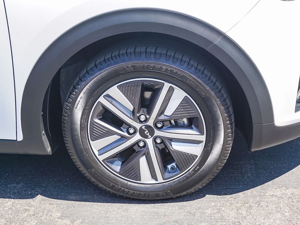 Certified Used 2022 White Kia EX Premium image 10