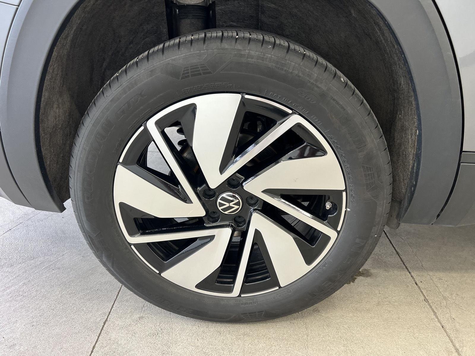 2025 Volkswagen Atlas SE w/Tech - Photo 9