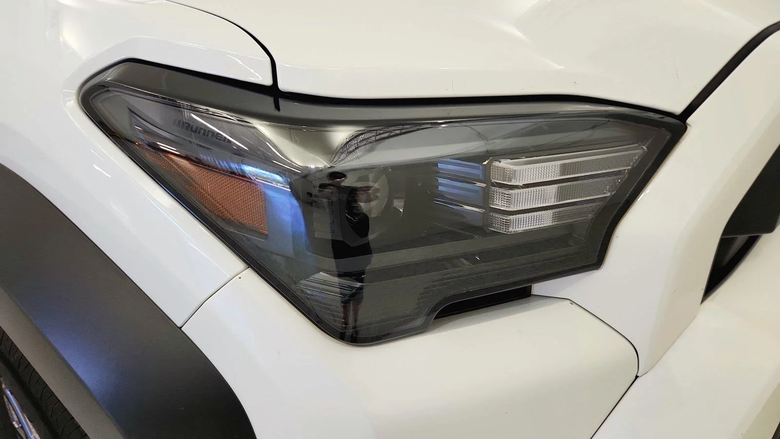 Used 2025 Ice Cap Toyota SR5 image 31
